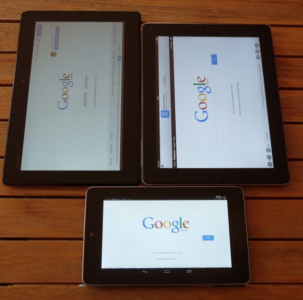 T100T, iPad 3 et Nexus 7 à luminosité max.