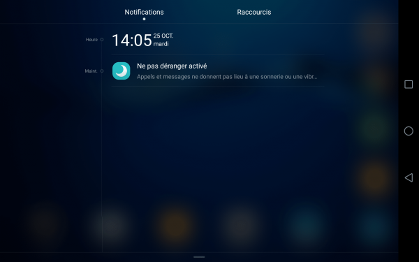 La barre de notifications affiche les informations par ordre chronologique.