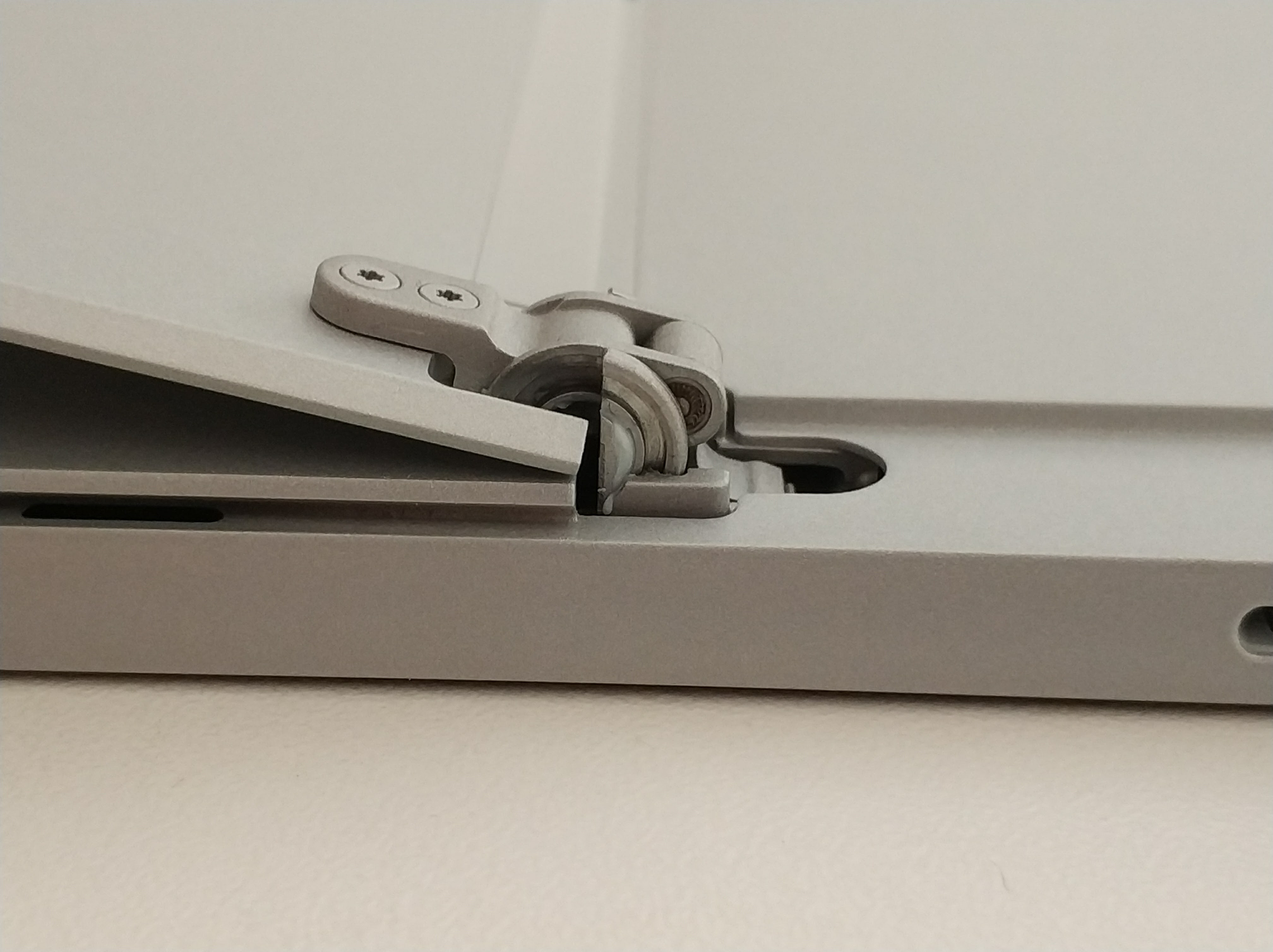 Charnière Surface Pro