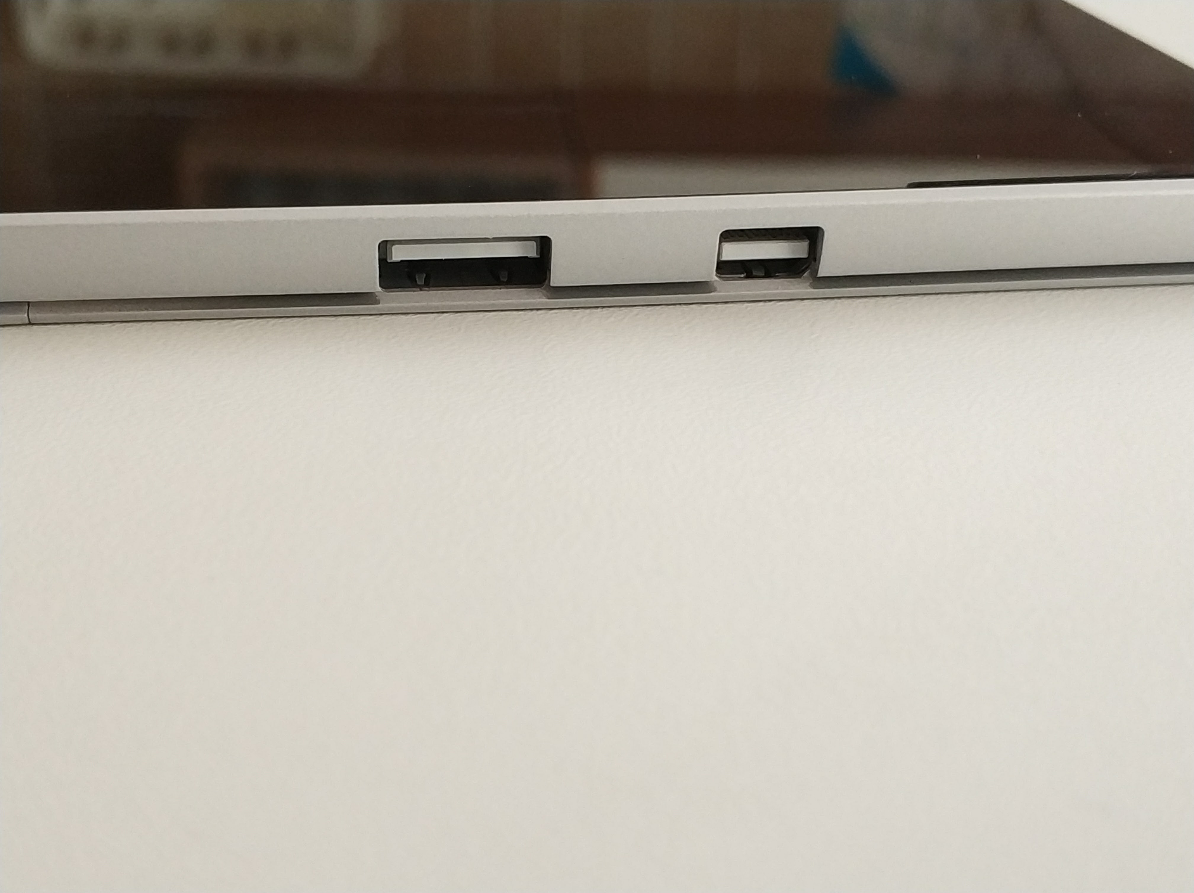 Connectique Surface Pro 2017
